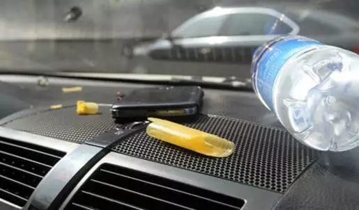 【天嬌用車學(xué)】暴曬后的汽車究竟有多毒？超乎你想象