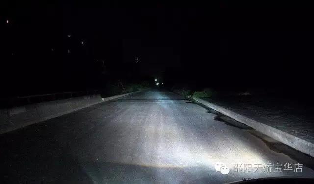 尤其是改過氙氣大燈的車主們，定期檢查電路，檢查火花塞是否積碳老化，這是很有必要的！