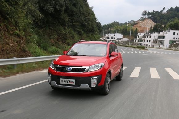 車窗怎么開省油又涼快？這些竅門送你秀操作！