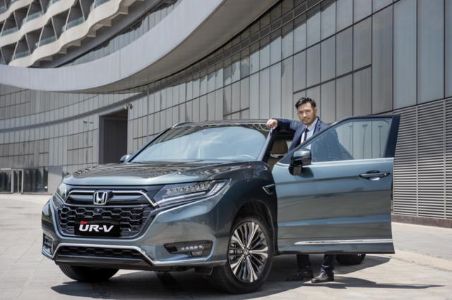 當新中產(chǎn)遇上全新UR-V，精致生活由此開啟